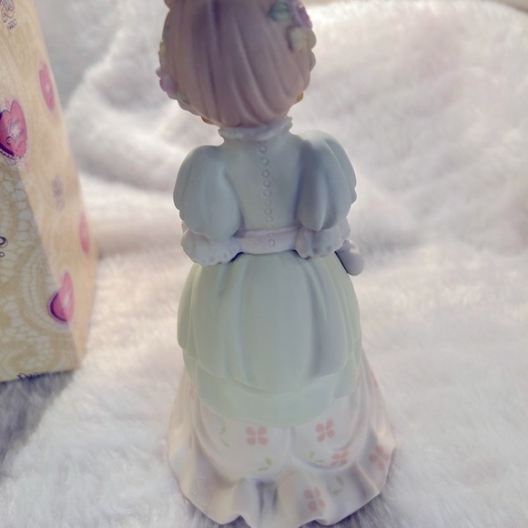 In Box Charity Begins in the Heart Precious Moments - Picture 6 of 8